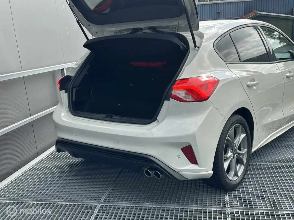 1.5 EcoBoost ST LINE
