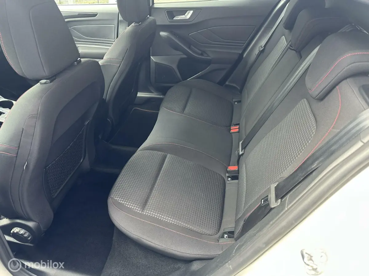 1.5 EcoBoost ST LINE