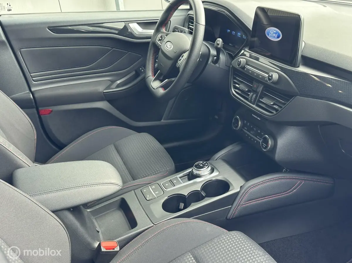 1.5 EcoBoost ST LINE