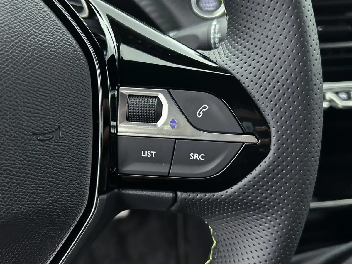 EV GT Advantage 51 kWh 156 pk | Navigatie | Achteruitrijcamera | Parkeersensoren Voor en Achter | Alcantara Bekleding | Verwarmde Sportstoelen | Full-LED Koplampen | Dodehoek Detectie | Adap