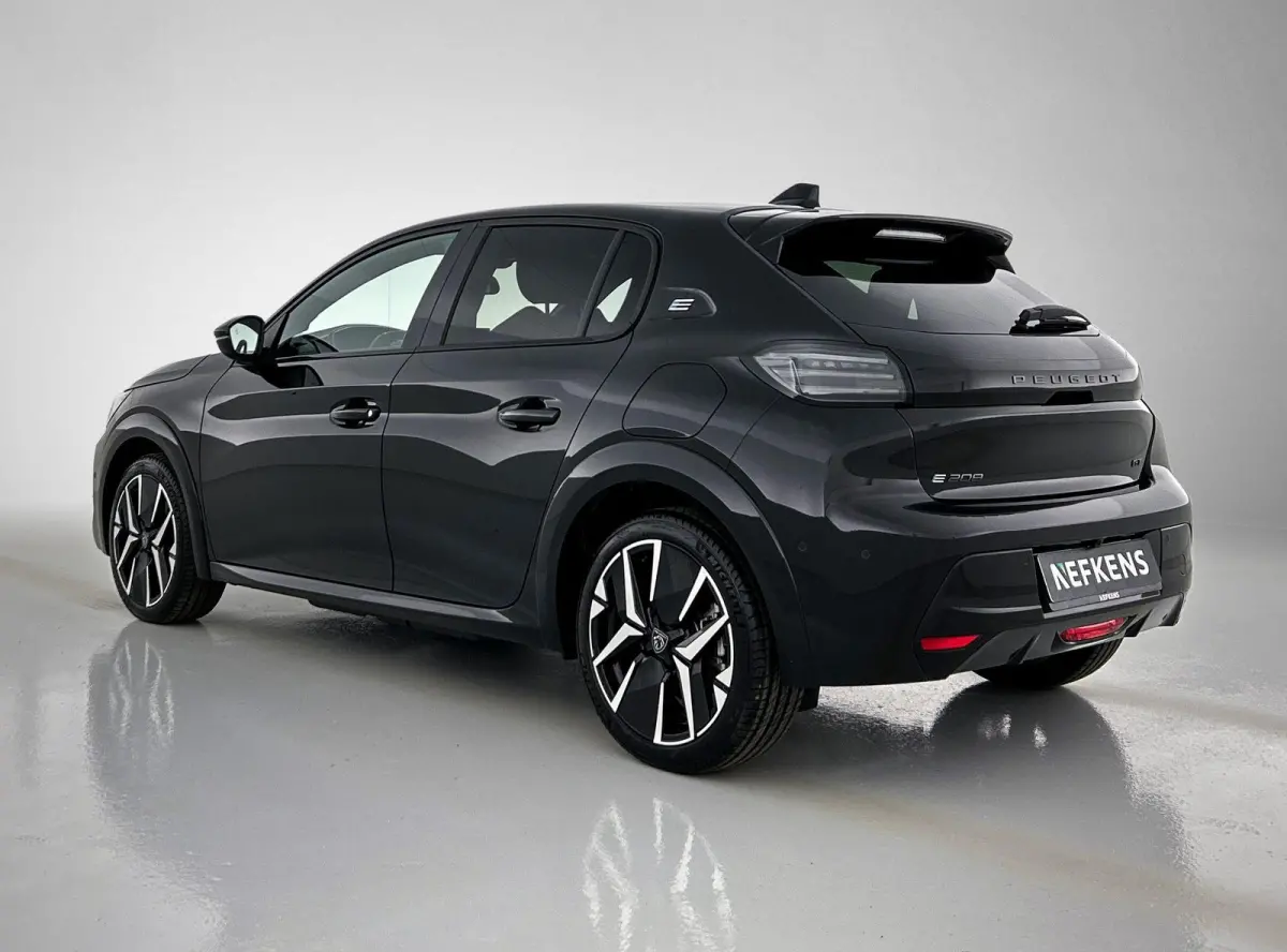 EV GT Advantage 51 kWh 156 pk | Navigatie | Achteruitrijcamera | Parkeersensoren Voor en Achter | Alcantara Bekleding | Verwarmde Sportstoelen | Full-LED Koplampen | Dodehoek Detectie | Adap