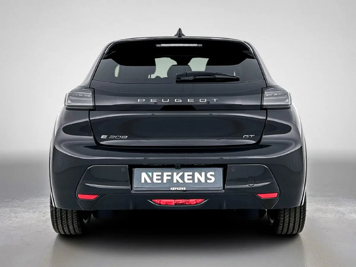 EV GT Advantage 51 kWh 156 pk | Navigatie | Achteruitrijcamera | Parkeersensoren Voor en Achter | Alcantara Bekleding | Verwarmde Sportstoelen | Full-LED Koplampen | Dodehoek Detectie | Adap