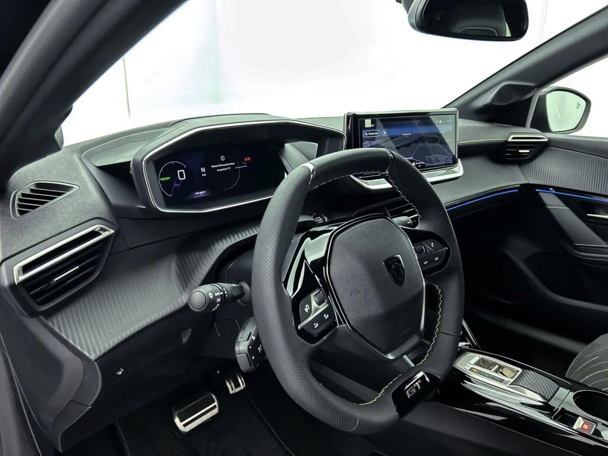 EV GT Advantage 51 kWh 156 pk | Navigatie | Achteruitrijcamera | Parkeersensoren Voor en Achter | Alcantara Bekleding | Verwarmde Sportstoelen | Full-LED Koplampen | Dodehoek Detectie | Adap