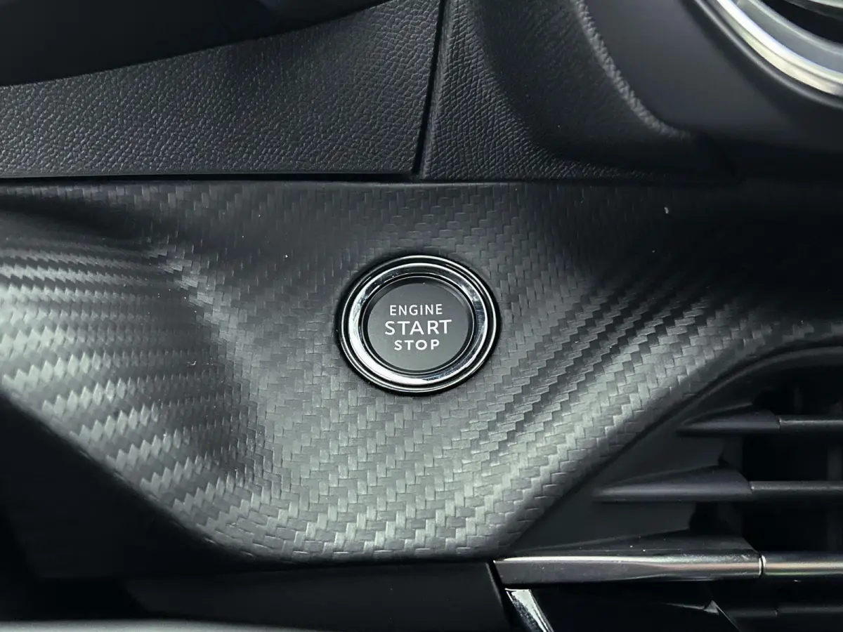 EV GT Advantage 51 kWh 156 pk | Navigatie | Achteruitrijcamera | Parkeersensoren Voor en Achter | Alcantara Bekleding | Verwarmde Sportstoelen | Full-LED Koplampen | Dodehoek Detectie | Adap
