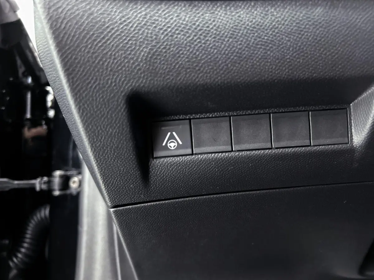 EV GT Advantage 51 kWh 156 pk | Navigatie | Achteruitrijcamera | Parkeersensoren Voor en Achter | Alcantara Bekleding | Verwarmde Sportstoelen | Full-LED Koplampen | Dodehoek Detectie | Adap