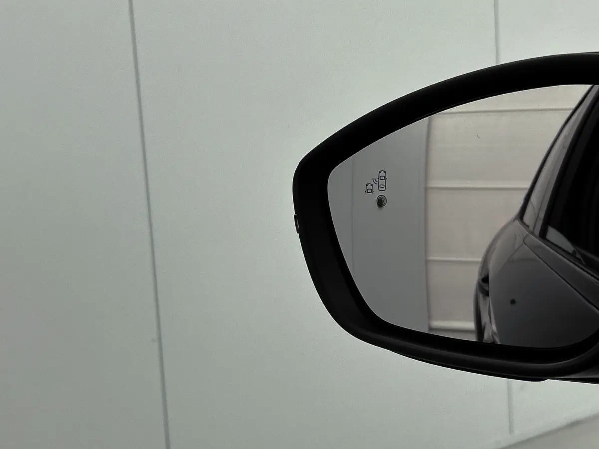 EV GT Advantage 51 kWh 156 pk | Navigatie | Achteruitrijcamera | Parkeersensoren Voor en Achter | Alcantara Bekleding | Verwarmde Sportstoelen | Full-LED Koplampen | Dodehoek Detectie | Adap