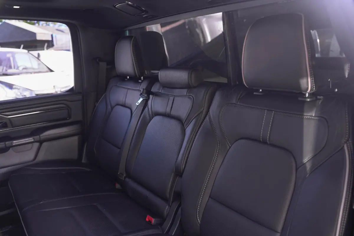 1500 5.7 V8 4x4 Limited Night Luchtvering, 22" LMV 360 Camera, Harman&Kardon, Panoramadak, BPM vrij, 5-Zits