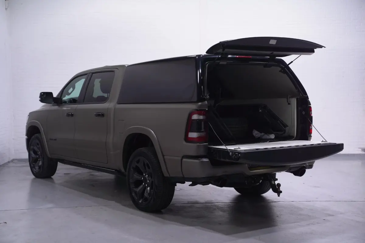 1500 5.7 V8 4x4 Limited Night Luchtvering, 22" LMV 360 Camera, Harman&Kardon, Panoramadak, BPM vrij, 5-Zits