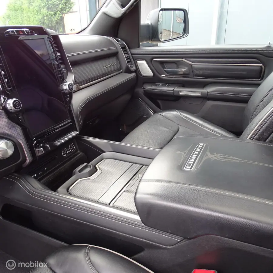 1500 4X4 5.7 V8 4x4 Crew Cab Limited 4PLAY 22 inch