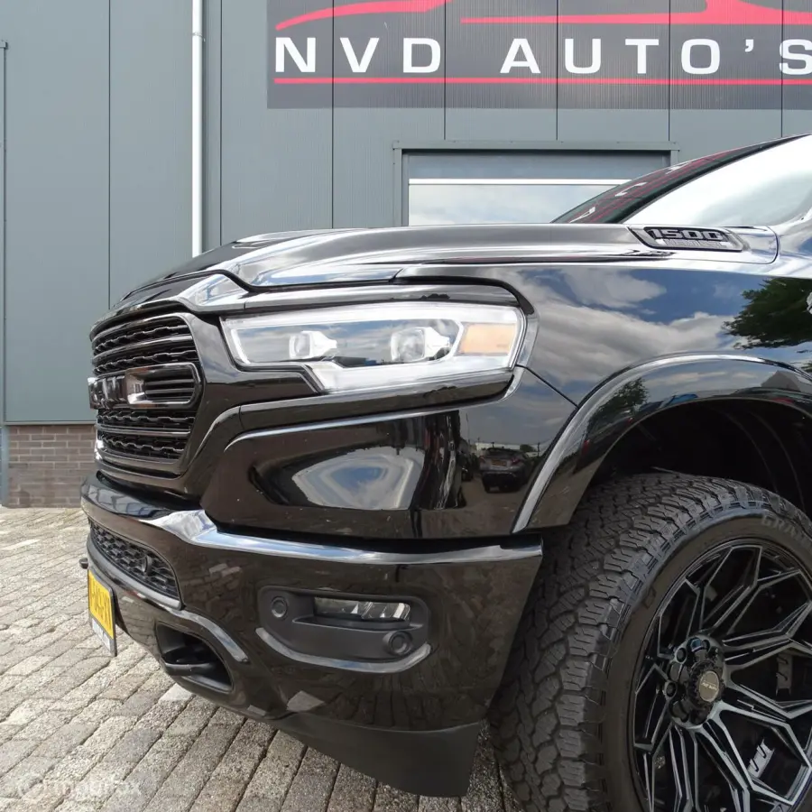 1500 4X4 5.7 V8 4x4 Crew Cab Limited 4PLAY 22 inch