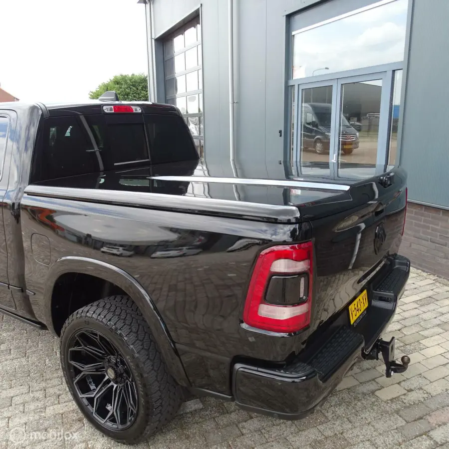 1500 4X4 5.7 V8 4x4 Crew Cab Limited 4PLAY 22 inch
