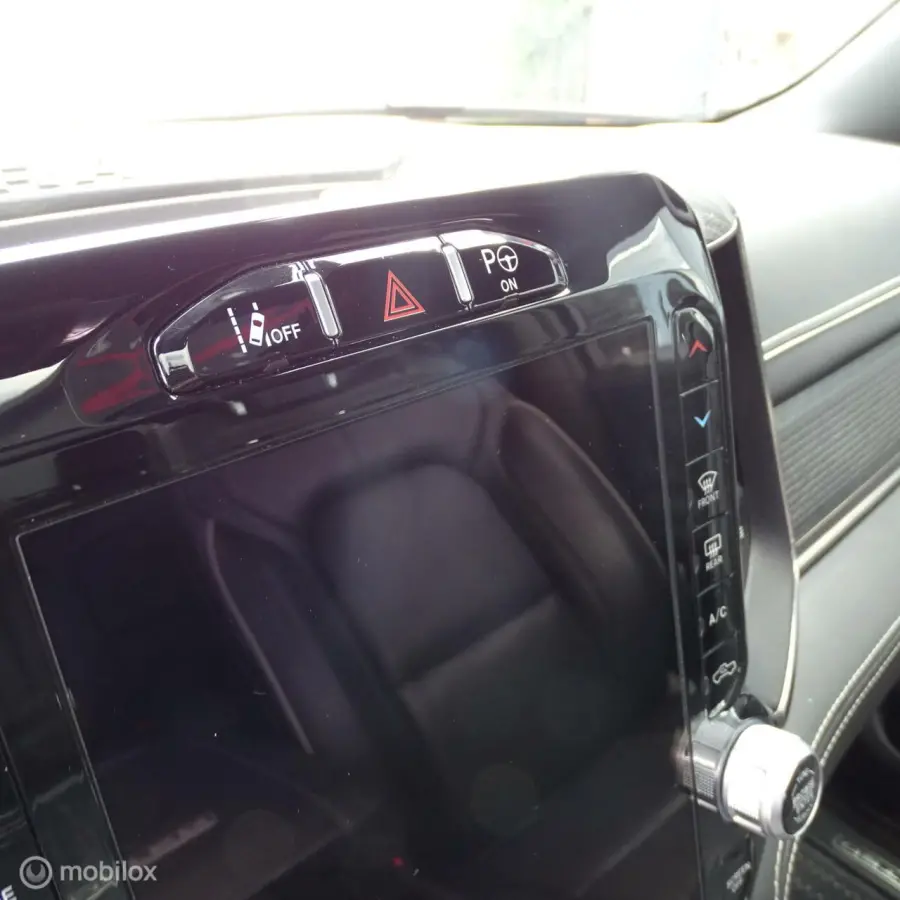 1500 4X4 5.7 V8 4x4 Crew Cab Limited 4PLAY 22 inch