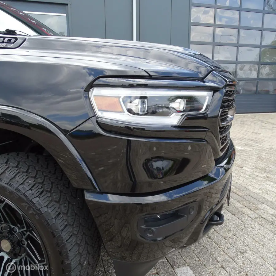 1500 4X4 5.7 V8 4x4 Crew Cab Limited 4PLAY 22 inch