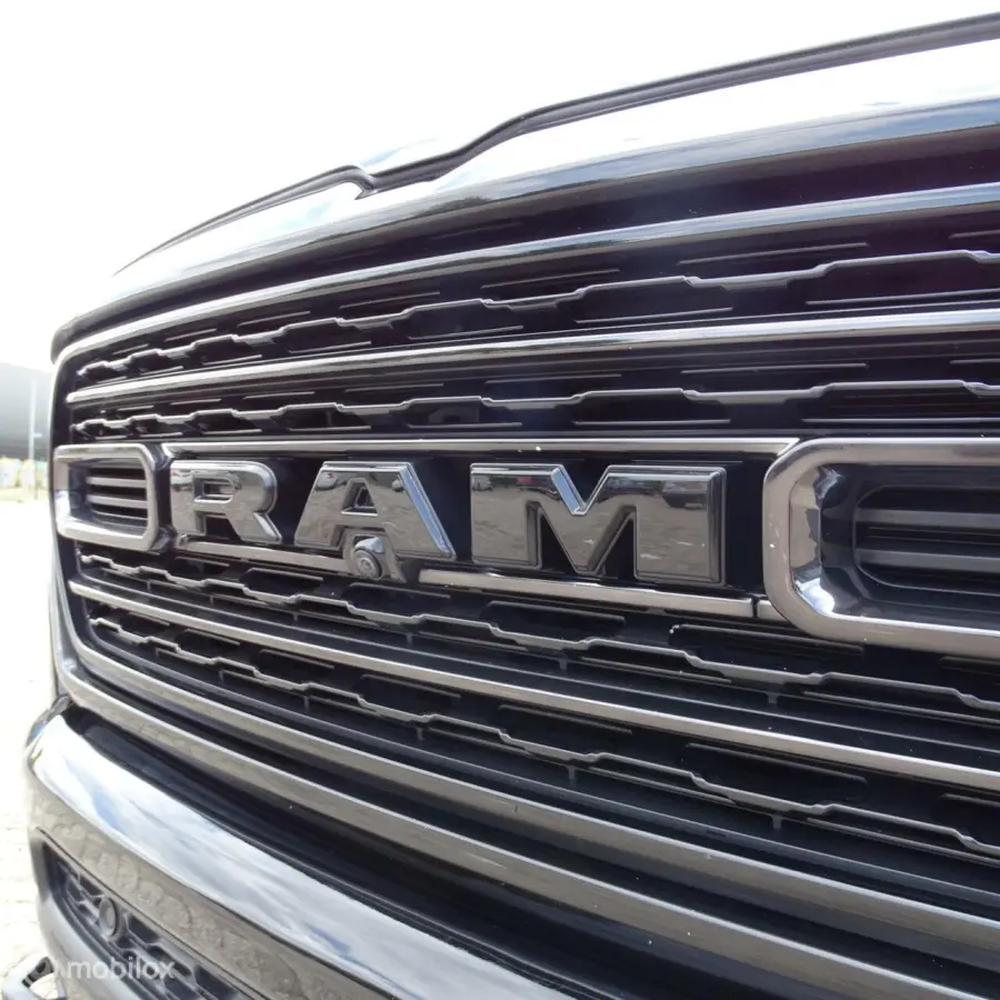 1500 4X4 5.7 V8 4x4 Crew Cab Limited 4PLAY 22 inch