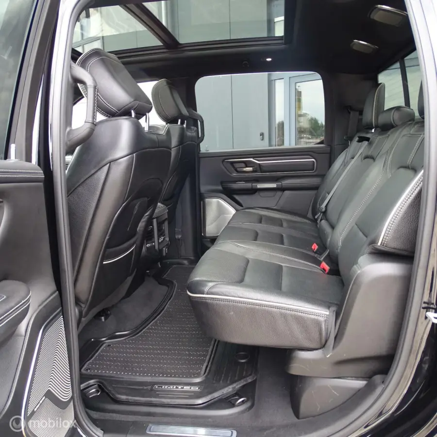 1500 4X4 5.7 V8 4x4 Crew Cab Limited 4PLAY 22 inch