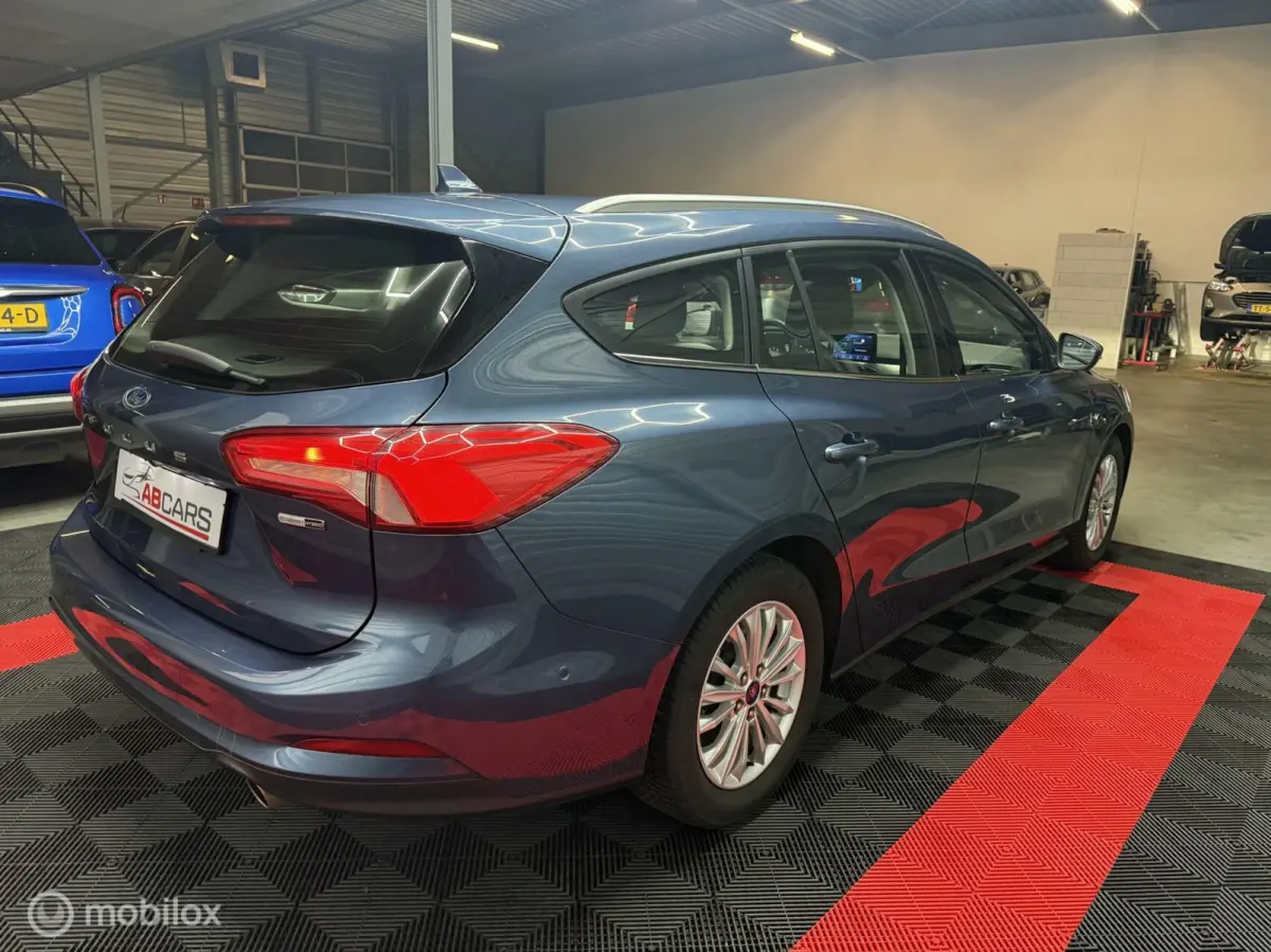 1.0 EcoBoost Hybrid Titanium X Business