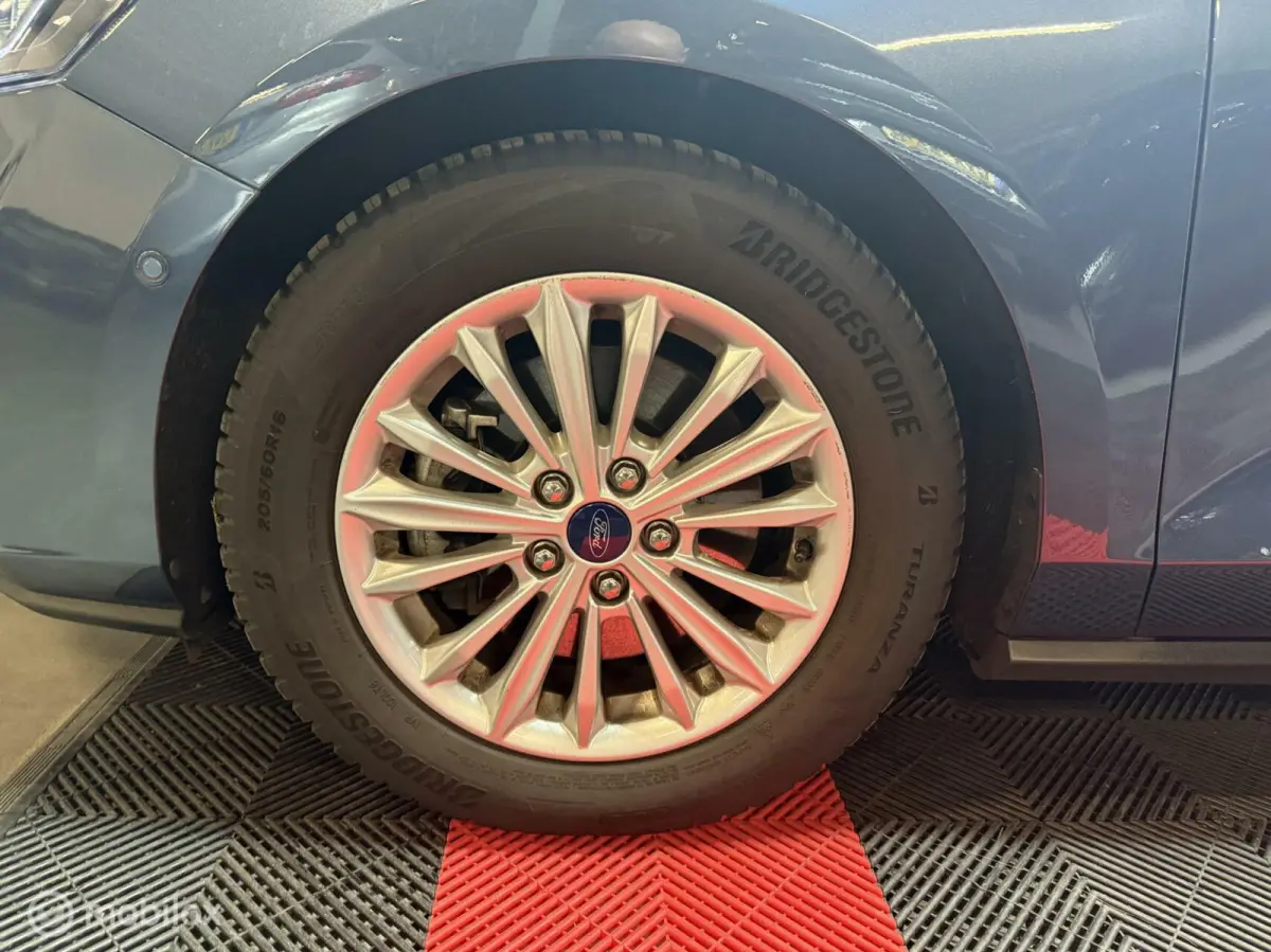 1.0 EcoBoost Hybrid Titanium X Business