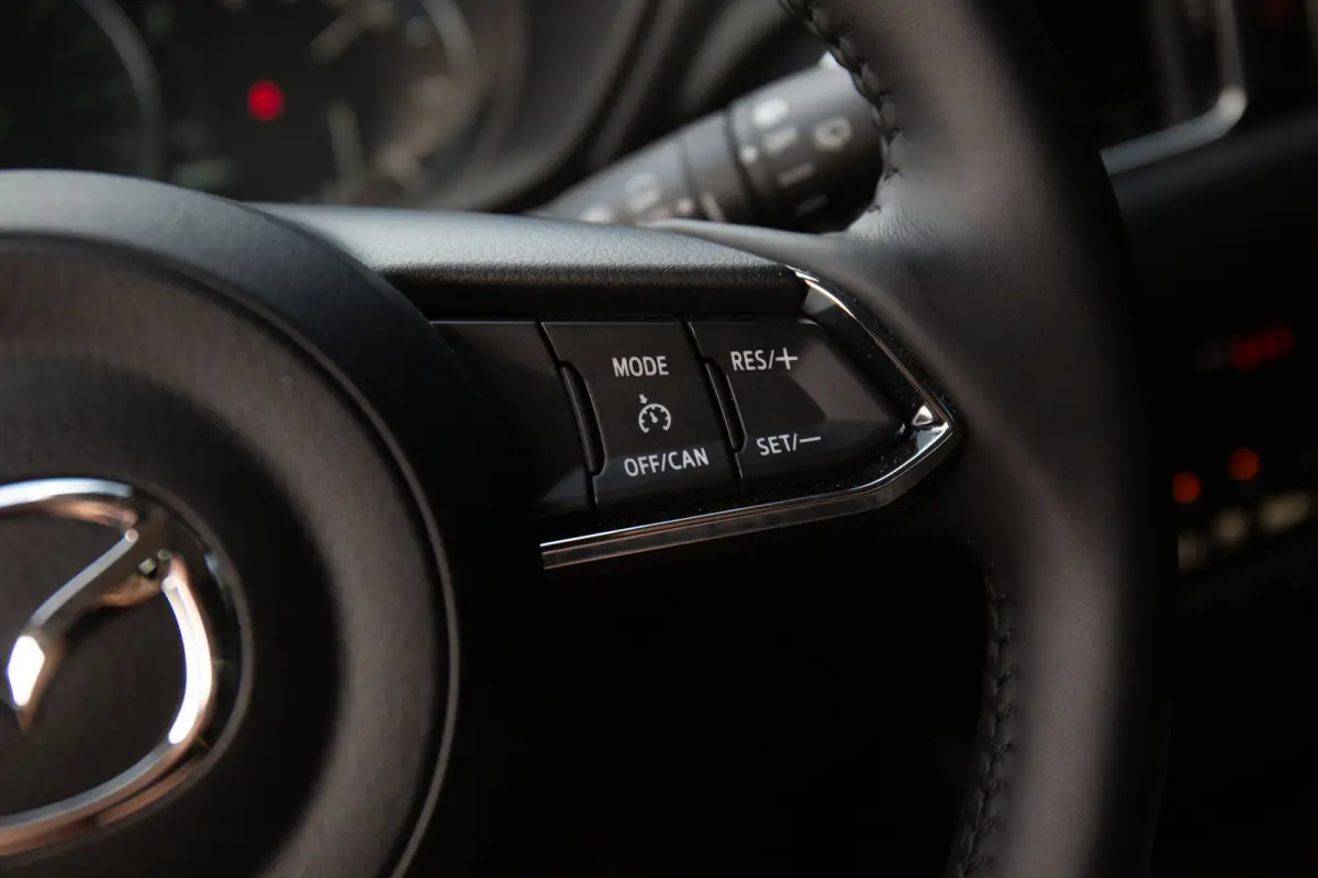 2.0 e-SkyActiv-G M Hybrid 165 Newground , 360°camera, Keyless entry, Head-up display