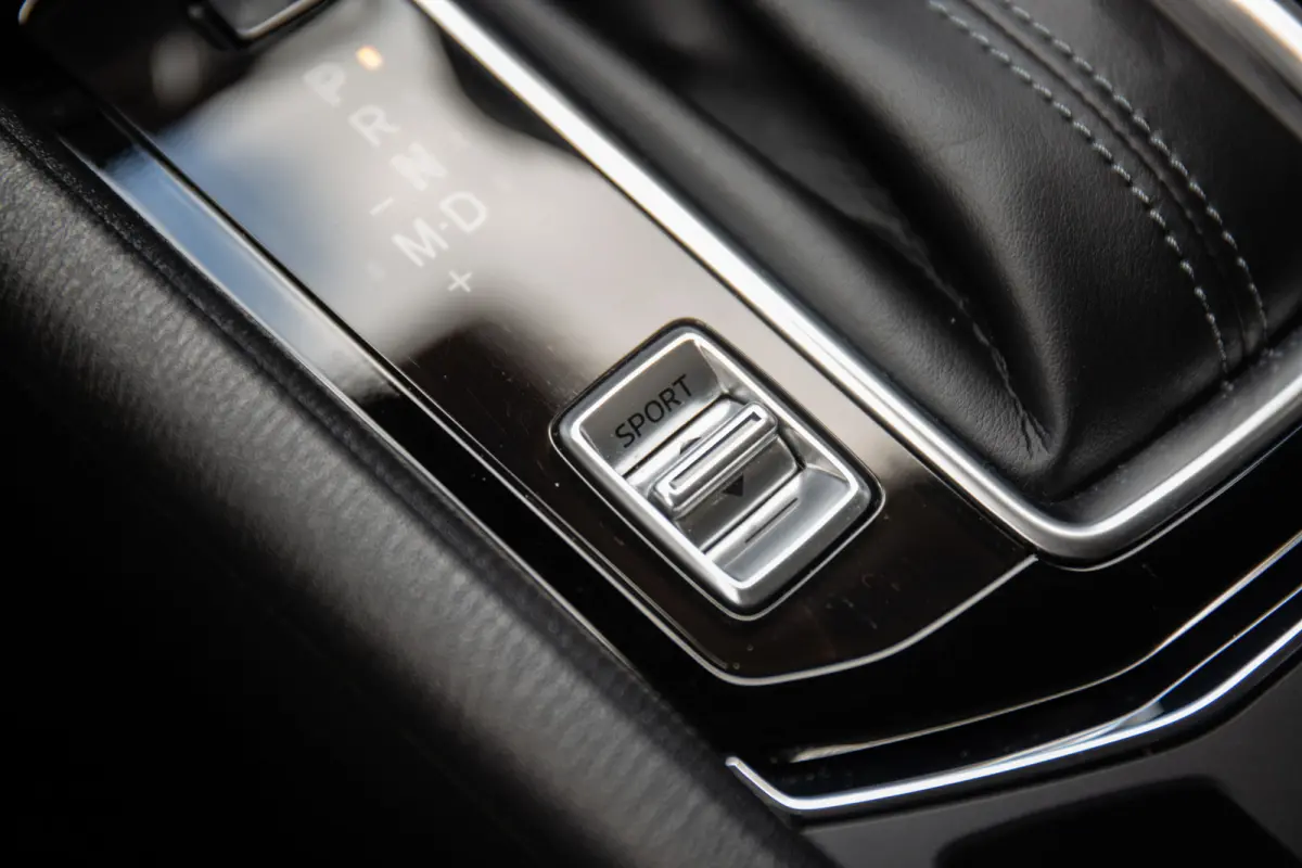 2.0 e-SkyActiv-G M Hybrid 165 Newground , 360°camera, Keyless entry, Head-up display