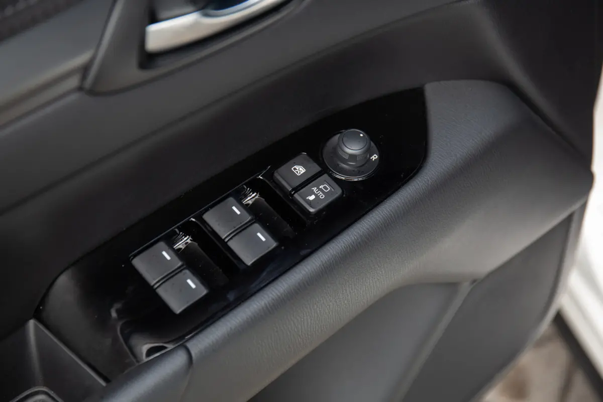 2.0 e-SkyActiv-G M Hybrid 165 Newground , 360°camera, Keyless entry, Head-up display