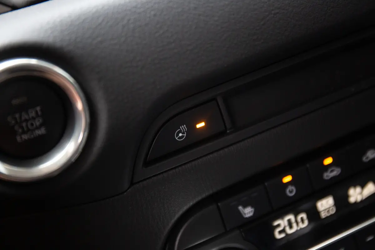 2.0 e-SkyActiv-G M Hybrid 165 Newground , 360°camera, Keyless entry, Head-up display