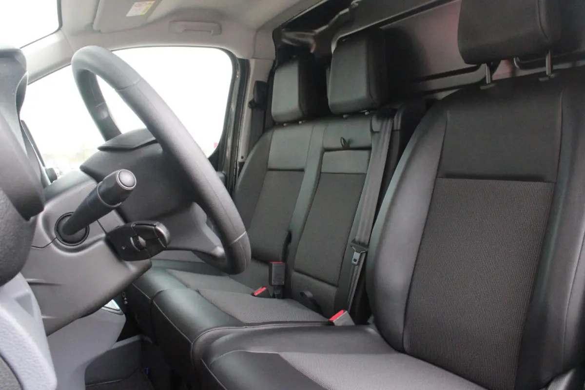L2 ASPHALT 50 kWh | APPLE CARPLAY/ANDROID AUTO | DAB+ RADIO | 3-ZITS | AIRCO | CRUISE CONTROL | NIEUWE BUS! | PARKEER SENSOREN |