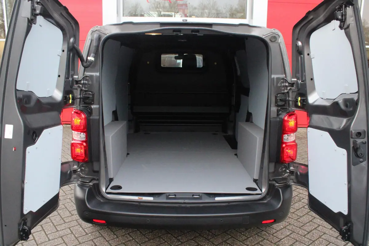 EV L2 75 kWh | NAVIGATIE 10" TOUCHSCREEN | ACHTERUITRIJ CAMERA | APPLE CARPLAY/ANDROID AUTO | PARKEERSENSOREN | CRUISE CONTROL | DAB+ RADIO | 3-ZITS | LAADRUIMTE PAKKET | PACK MODUWORK |