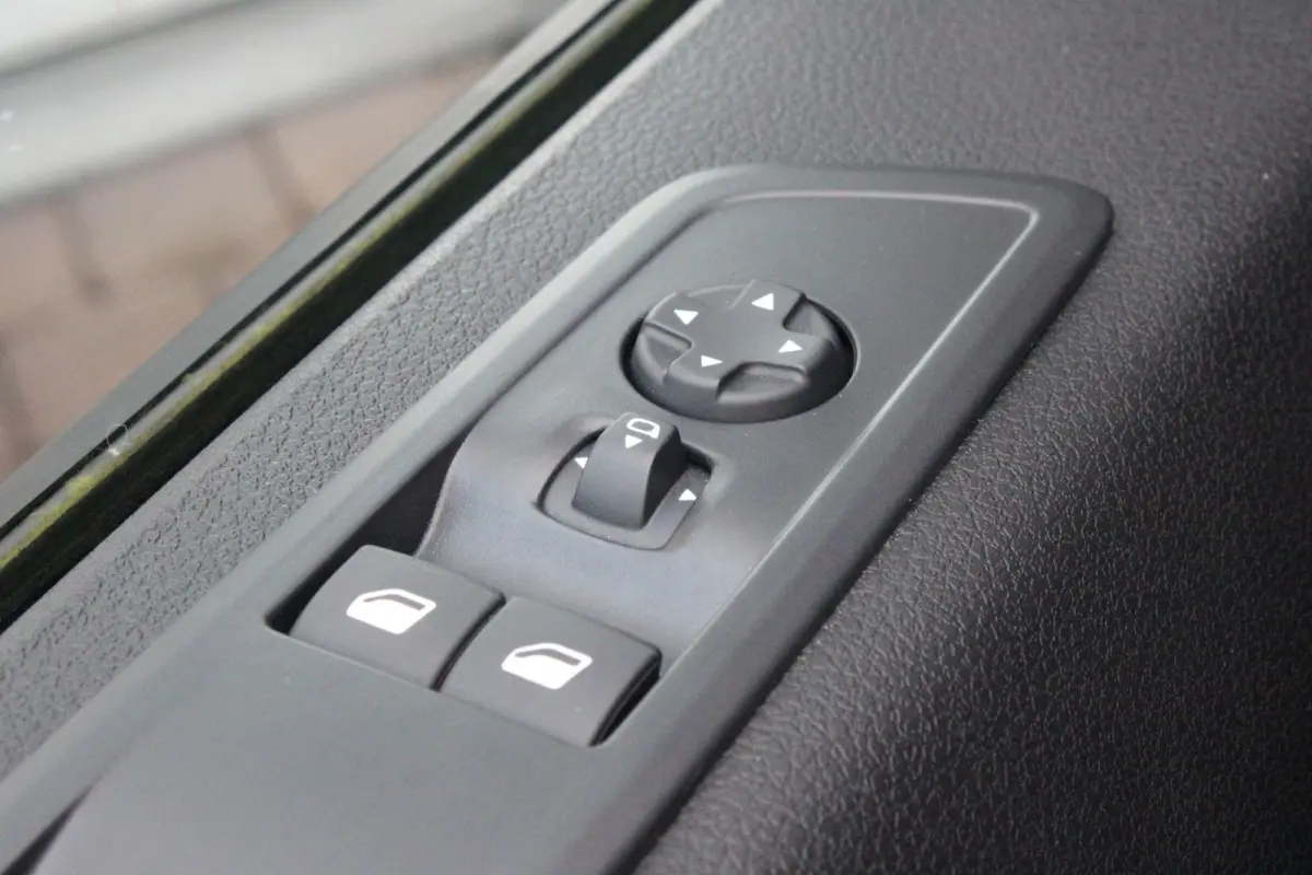 EV L2 75 kWh | NAVIGATIE 10" TOUCHSCREEN | ACHTERUITRIJ CAMERA | APPLE CARPLAY/ANDROID AUTO | PARKEERSENSOREN | CRUISE CONTROL | DAB+ RADIO | 3-ZITS | LAADRUIMTE PAKKET | PACK MODUWORK |