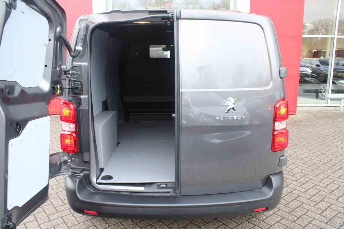 EV L2 75 kWh | NAVIGATIE 10" TOUCHSCREEN | ACHTERUITRIJ CAMERA | APPLE CARPLAY/ANDROID AUTO | PARKEERSENSOREN | CRUISE CONTROL | DAB+ RADIO | 3-ZITS | LAADRUIMTE PAKKET | PACK MODUWORK |