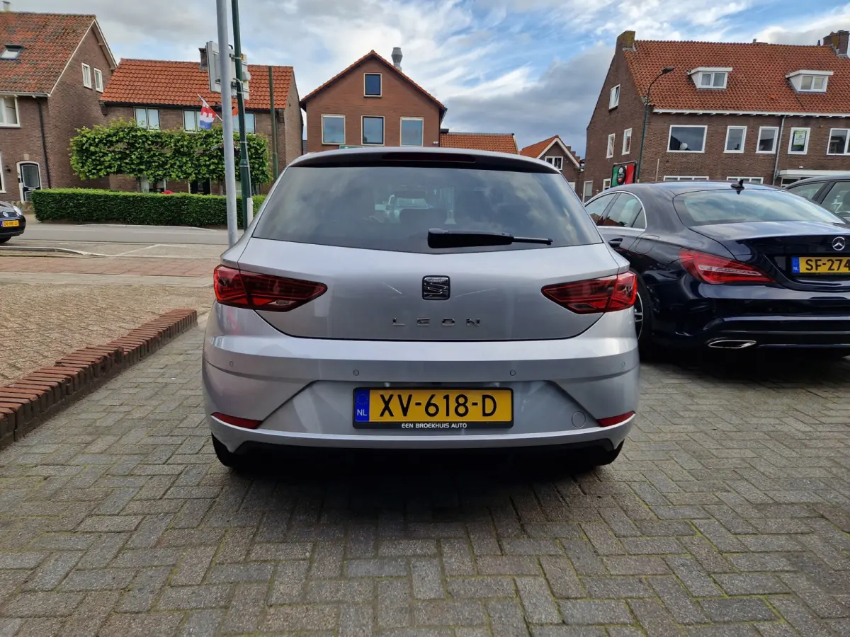 1.5 TGI Style, Navigatie,Apple Car Play,L.M.Velgen,Parkeersensoren