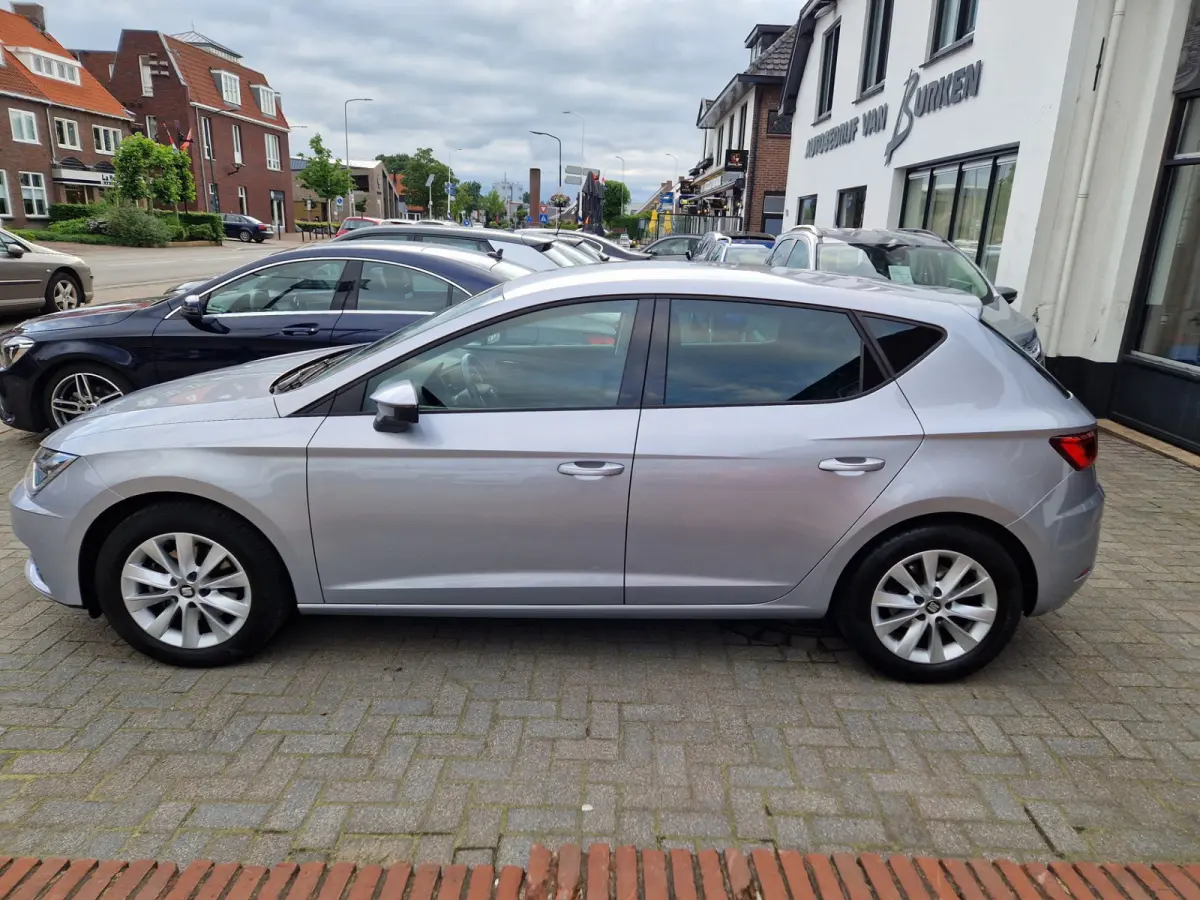1.5 TGI Style, Navigatie,Apple Car Play,L.M.Velgen,Parkeersensoren
