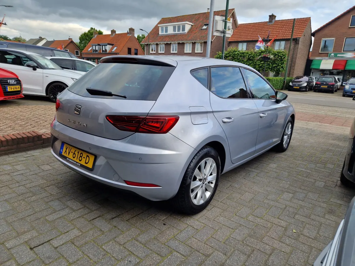 1.5 TGI Style, Navigatie,Apple Car Play,L.M.Velgen,Parkeersensoren