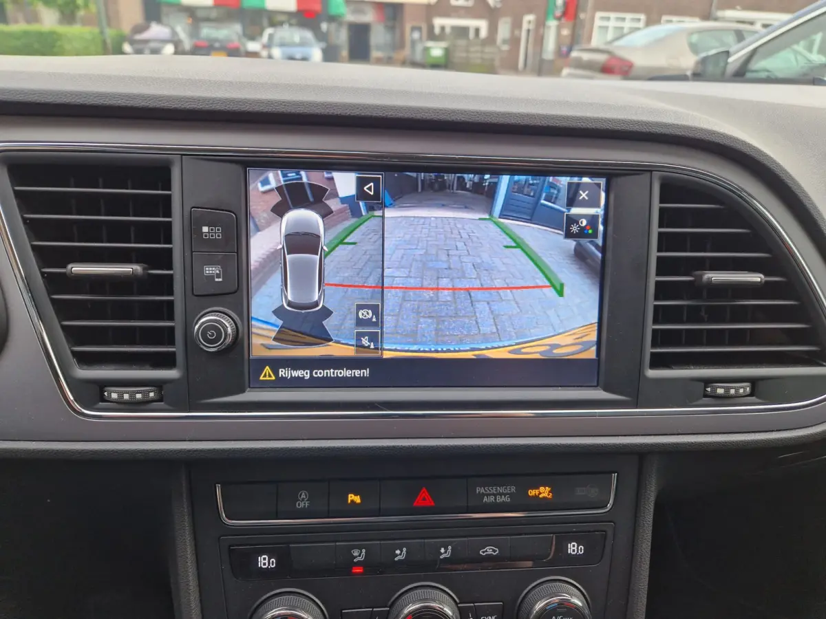 1.5 TGI Style, Navigatie,Apple Car Play,L.M.Velgen,Parkeersensoren