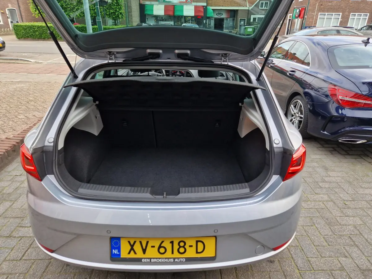 1.5 TGI Style, Navigatie,Apple Car Play,L.M.Velgen,Parkeersensoren