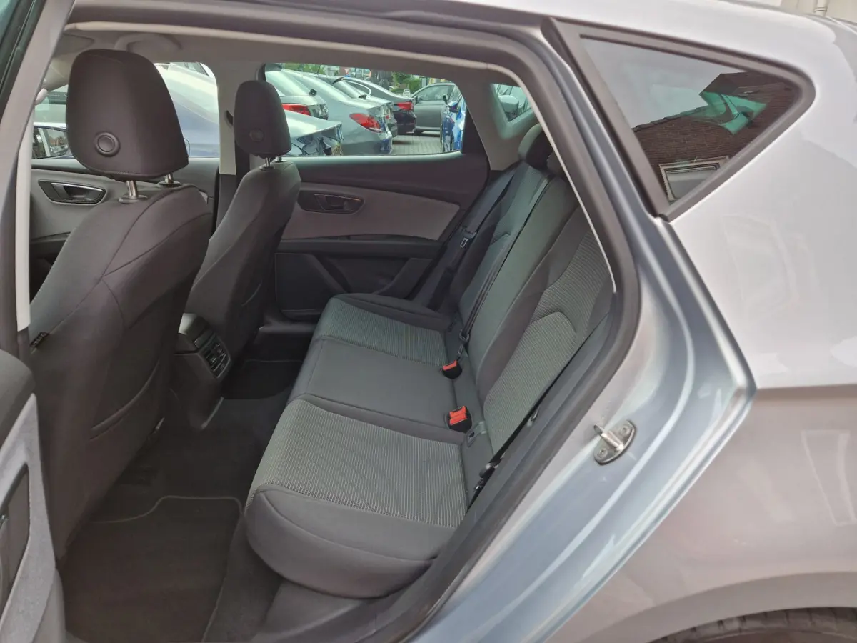 1.5 TGI Style, Navigatie,Apple Car Play,L.M.Velgen,Parkeersensoren