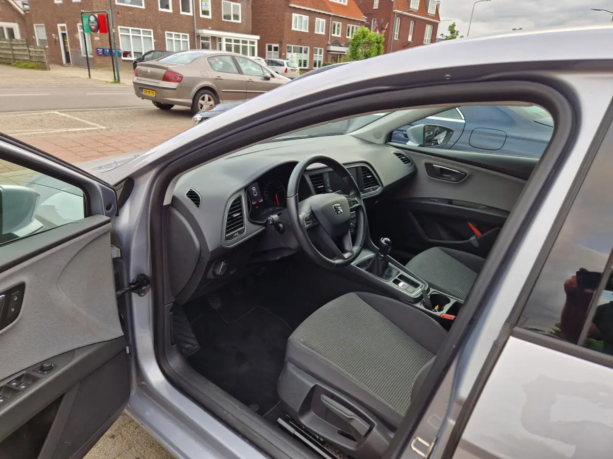 1.5 TGI Style, Navigatie,Apple Car Play,L.M.Velgen,Parkeersensoren