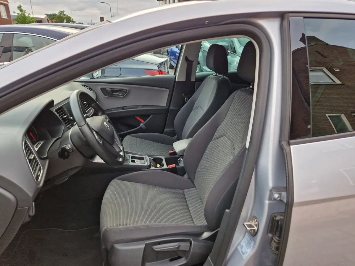 1.5 TGI Style, Navigatie,Apple Car Play,L.M.Velgen,Parkeersensoren