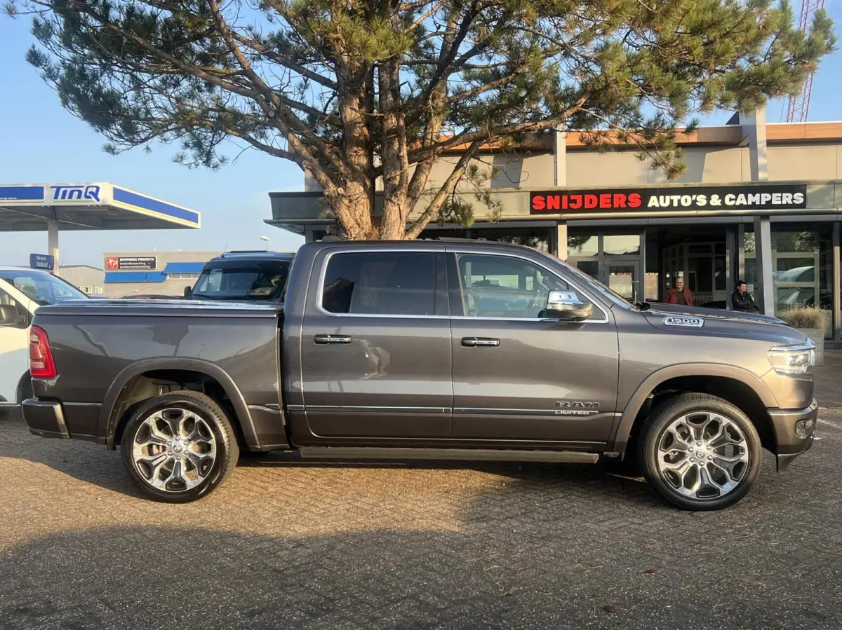 1500 4X4 5.7 V8 4x4 Crew Cab 5'7 Limited