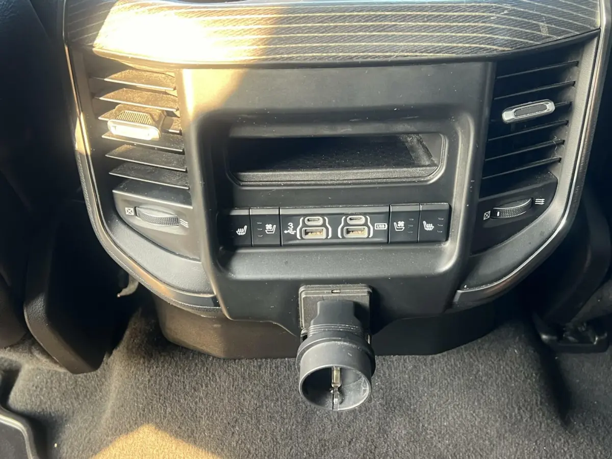 1500 4X4 5.7 V8 4x4 Crew Cab 5'7 Limited