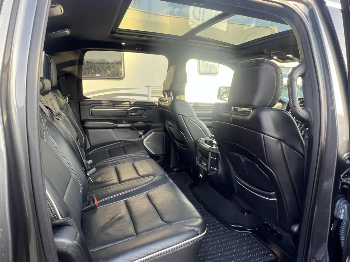 1500 4X4 5.7 V8 4x4 Crew Cab 5'7 Limited