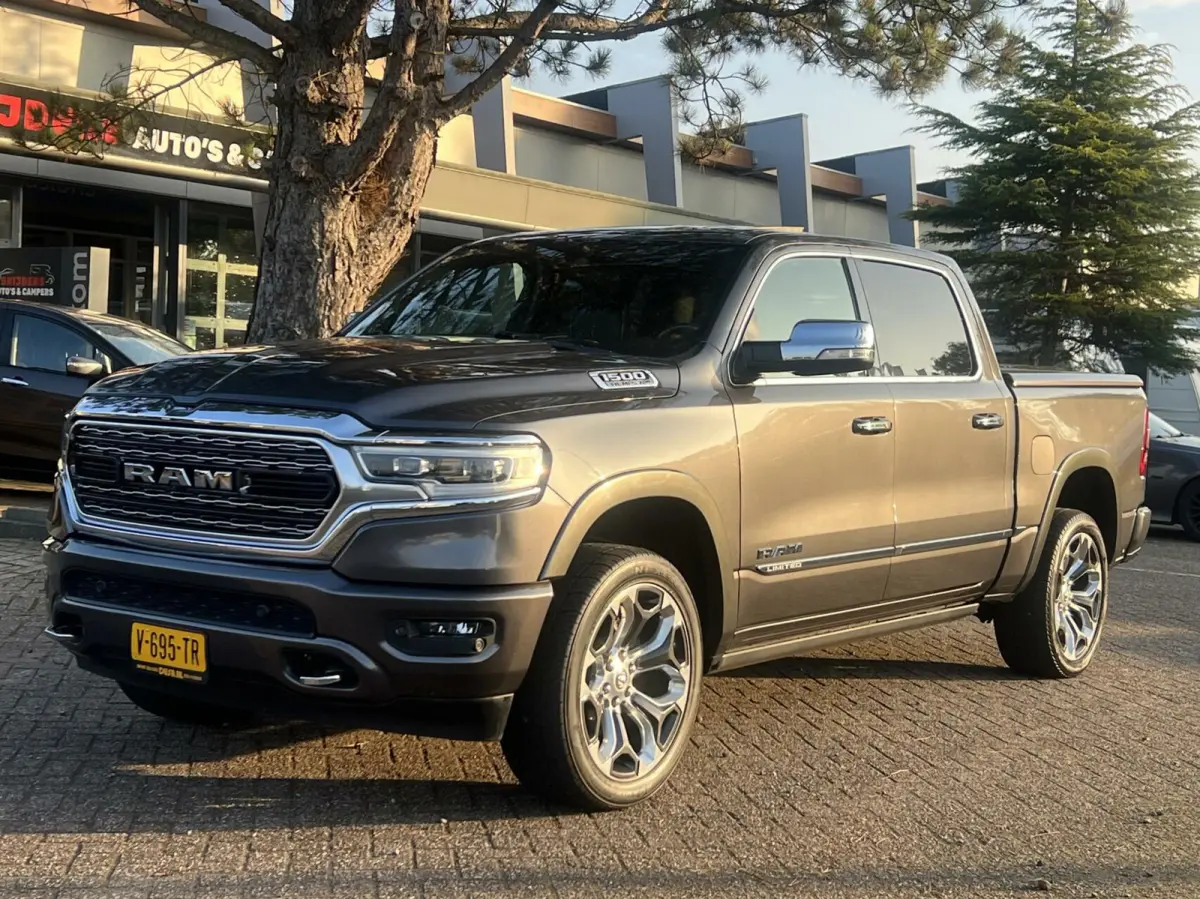 1500 4X4 5.7 V8 4x4 Crew Cab 5'7 Limited