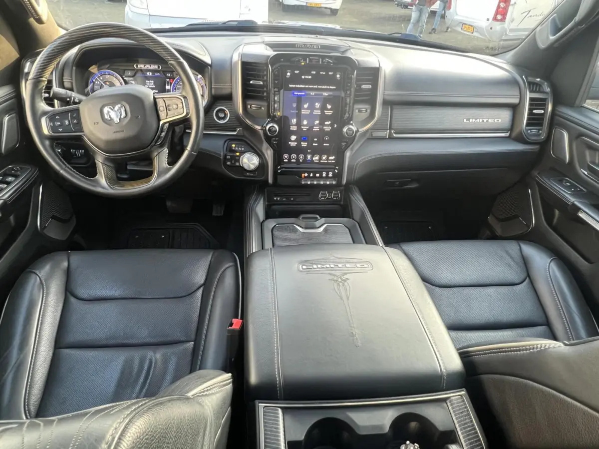 1500 4X4 5.7 V8 4x4 Crew Cab 5'7 Limited