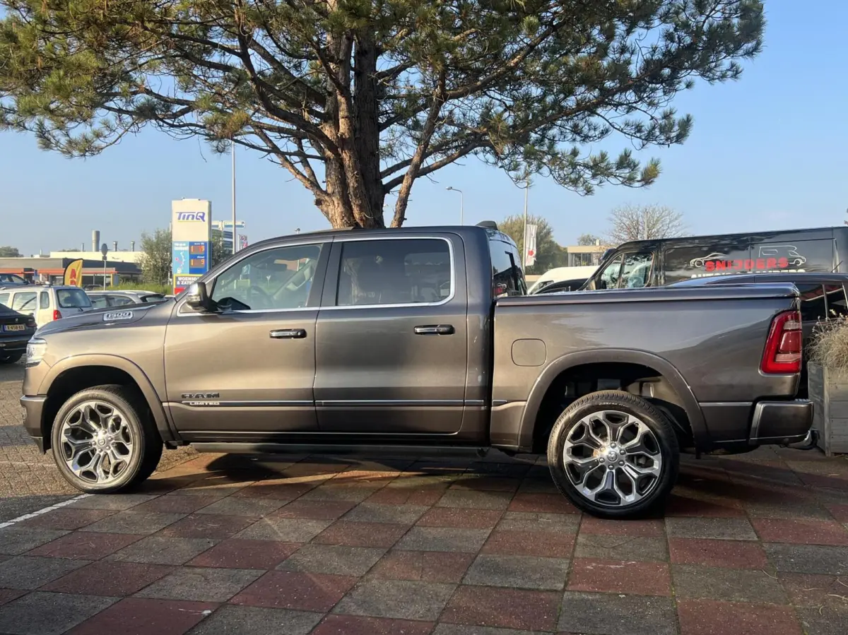 1500 4X4 5.7 V8 4x4 Crew Cab 5'7 Limited
