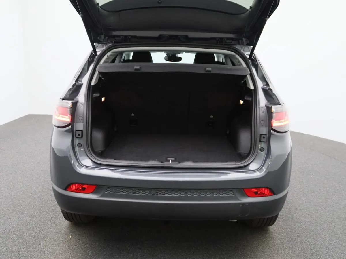 1.5T e-Hybrid Night Eagle | Half-Leder | Navigatie | Parkeercamera | Climate control | Lichtmetalen velgen | LED |