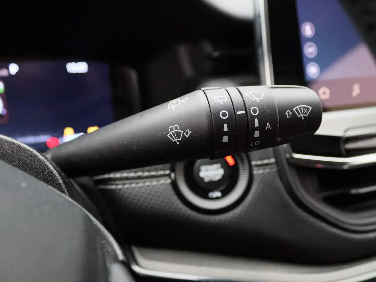 1.5T e-Hybrid Night Eagle | Half-Leder | Navigatie | Parkeercamera | Climate control | Lichtmetalen velgen | LED |