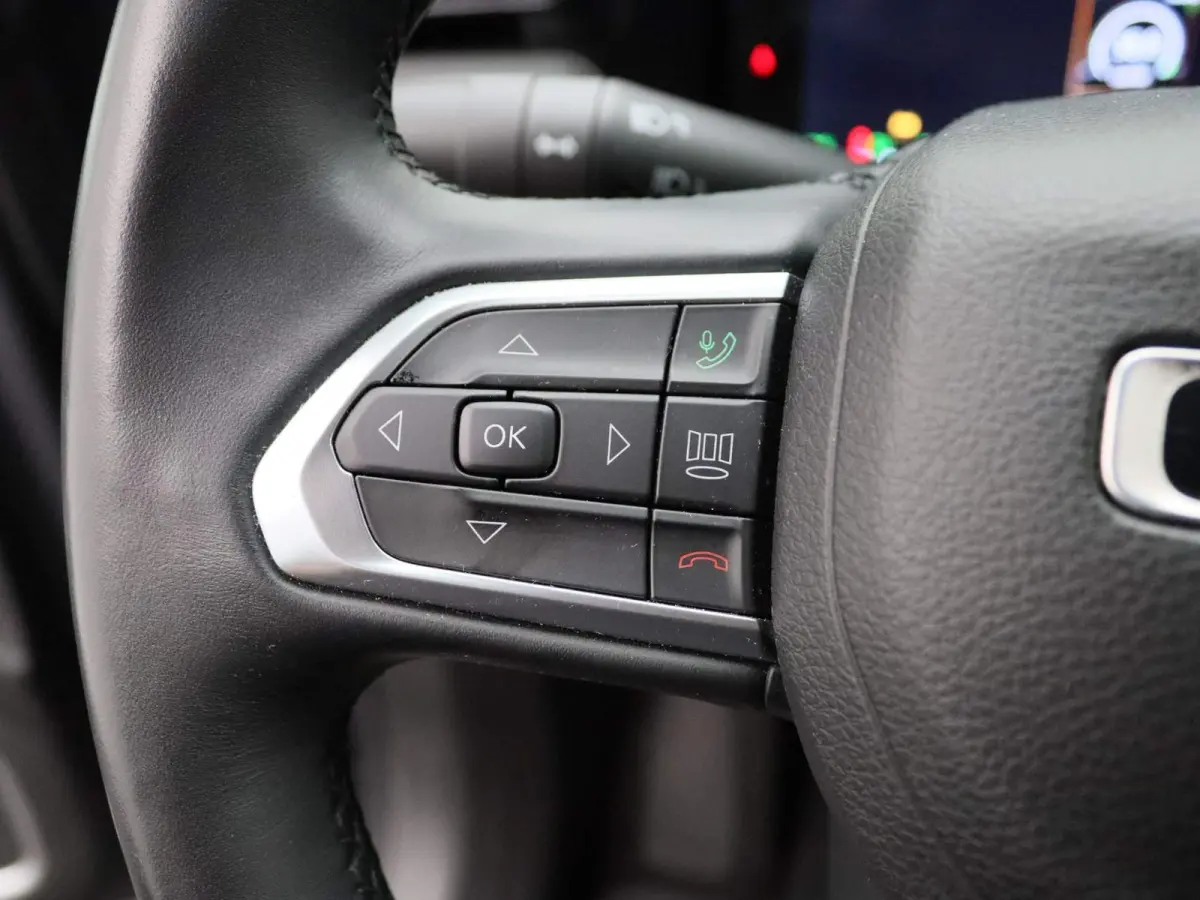 1.5T e-Hybrid Night Eagle | Half-Leder | Navigatie | Parkeercamera | Climate control | Lichtmetalen velgen | LED |