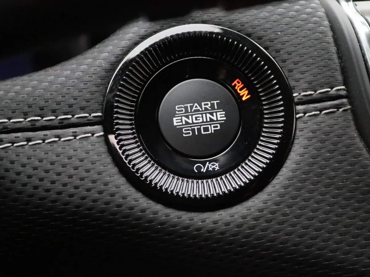 1.5T e-Hybrid Night Eagle | Half-Leder | Navigatie | Parkeercamera | Climate control | Lichtmetalen velgen | LED |