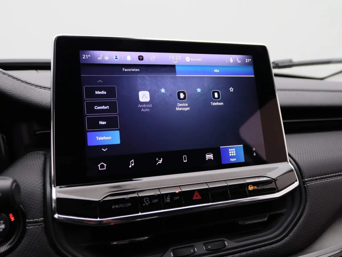 1.5T e-Hybrid Night Eagle | Half-Leder | Navigatie | Parkeercamera | Climate control | Lichtmetalen velgen | LED |