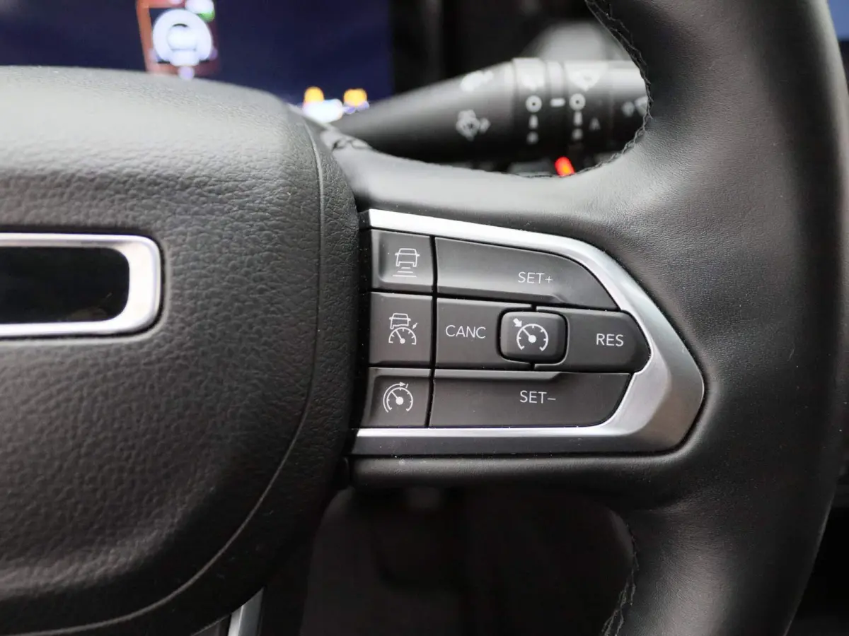 1.5T e-Hybrid Night Eagle | Half-Leder | Navigatie | Parkeercamera | Climate control | Lichtmetalen velgen | LED |