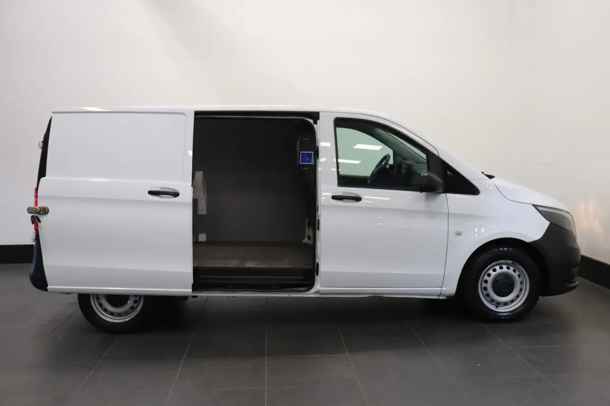 111 CDI - EURO 6 - Airco - Navi - Cruise - € 10.900,- Excl